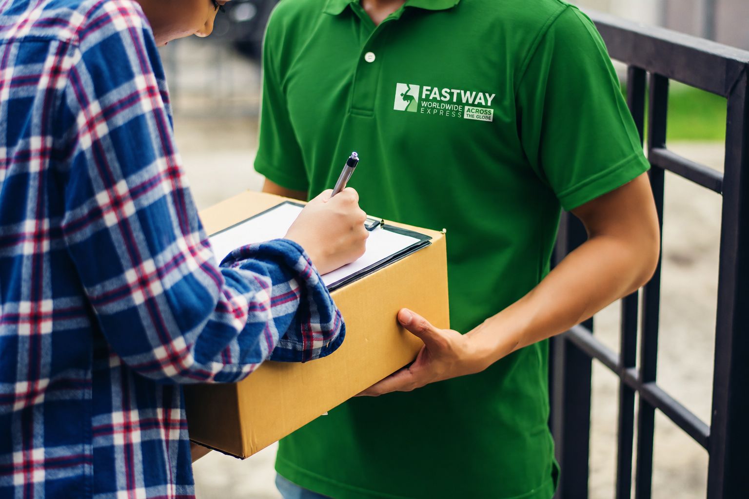 international parcel courier