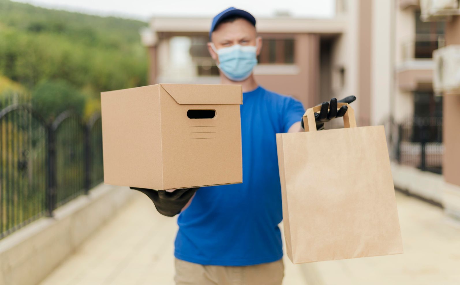 inrenational courier service